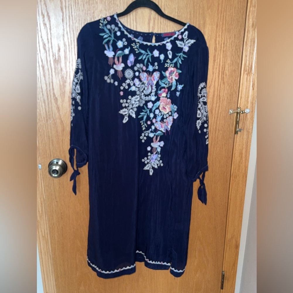 Johnny Was Arva Embroidered Cupra Silk Dress in Eclipse Blue. 2PC set